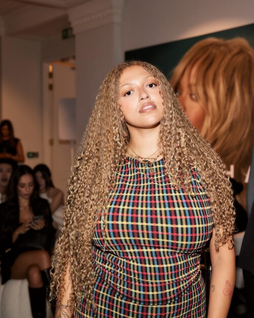 1000000511b99721e2746228ff