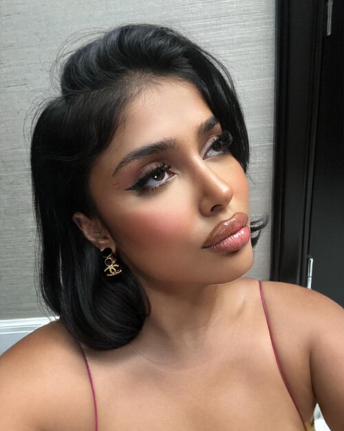 1000000587cea873eae4f29ced