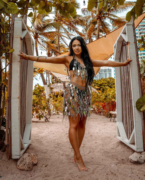 10000007578419d578d5c49755