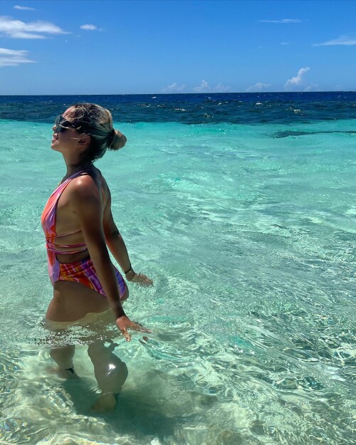 100000092349b20a7bdc06b085