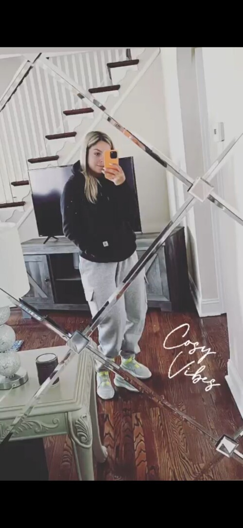 10000010886439c4de47ae59b2