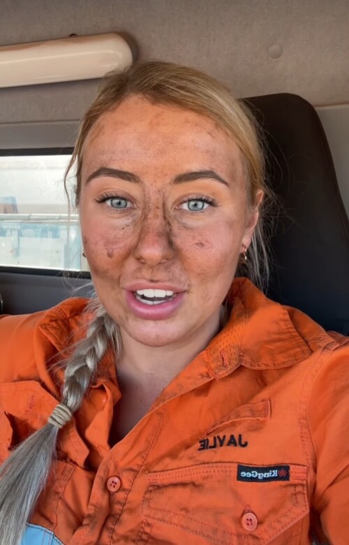 10000010947909524bab19f744