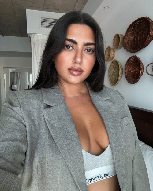 10000014858ced5674e34bba6c