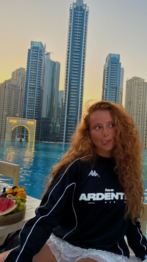 1000001708c7ff3e732d31f5fe