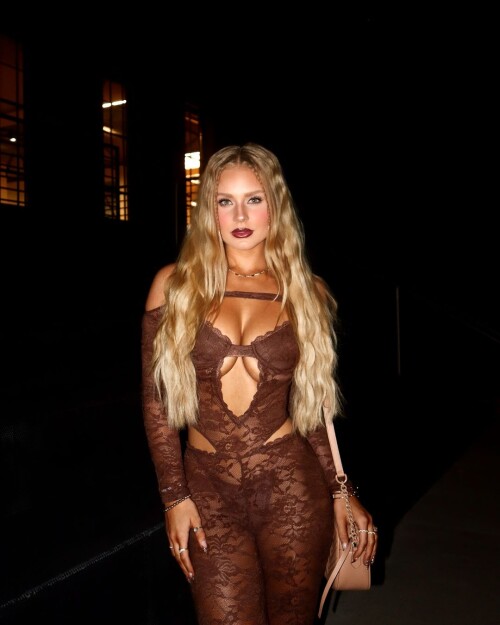 1000001985adcfc928624c26da