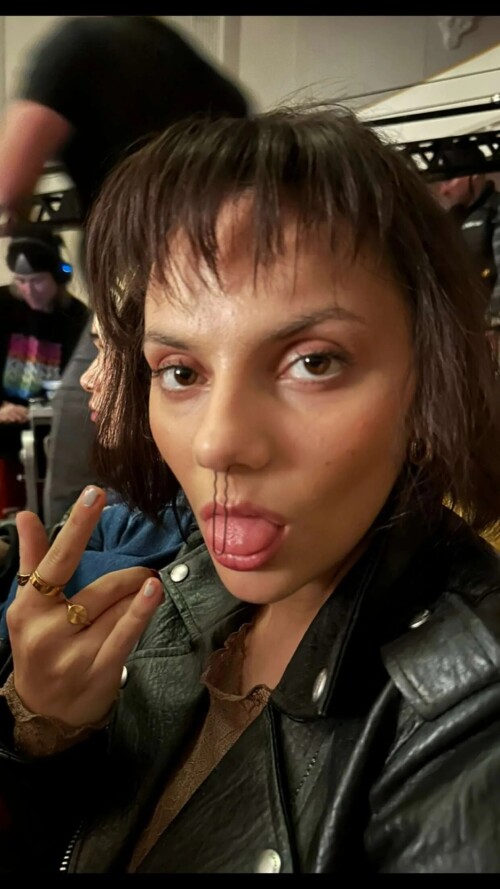 10000026857607ee705b1f0494