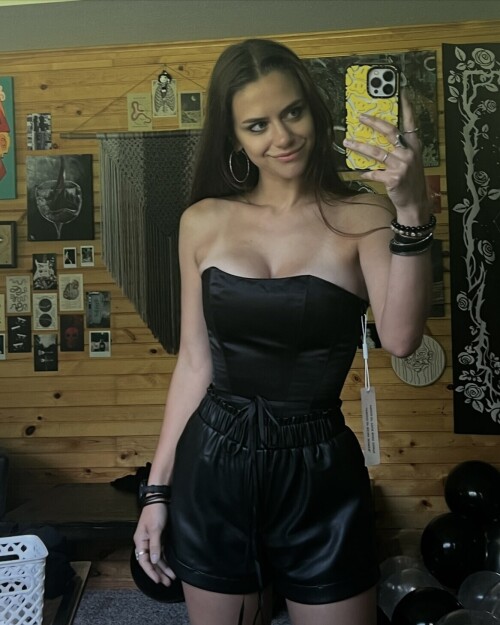 10000033569cb74a8c04bba2b3