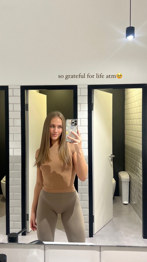 1000003719759b146794ae196f