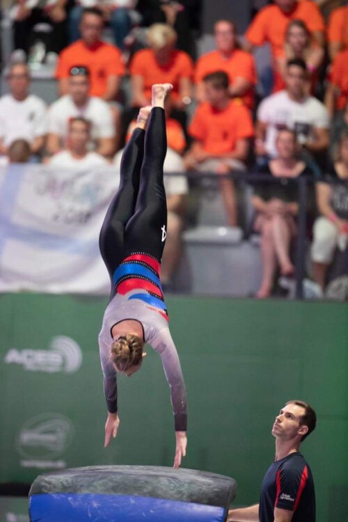 100000383763783568ee84f691