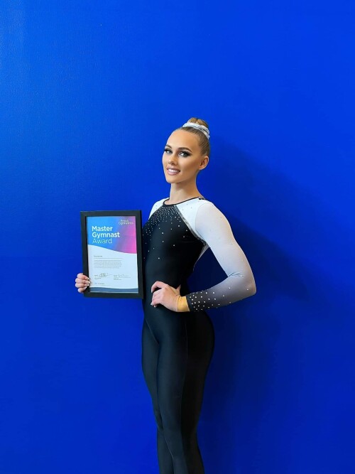 1000003843d957b3702983c5d7