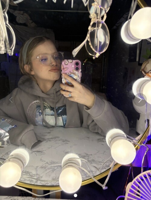 1000005214d1e9ed74d5de2869