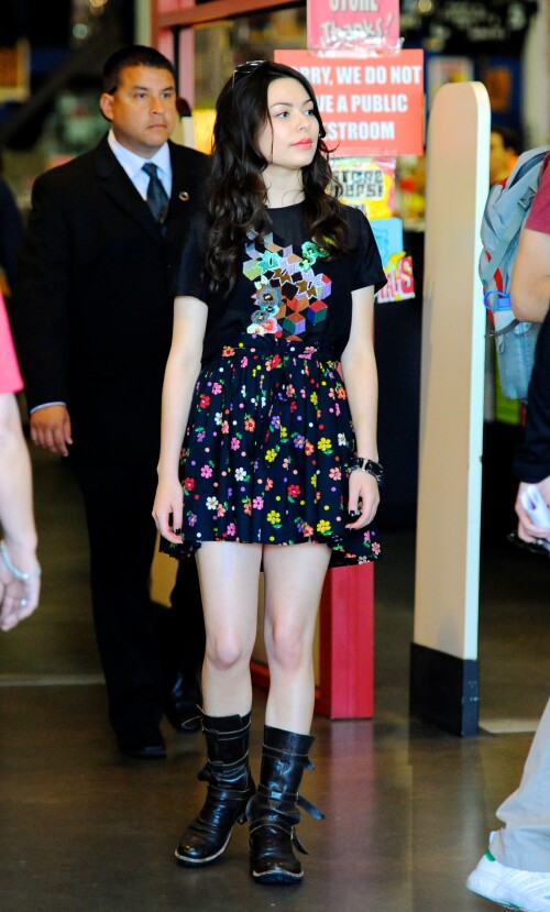 1000005318db250fb111a6c8dc