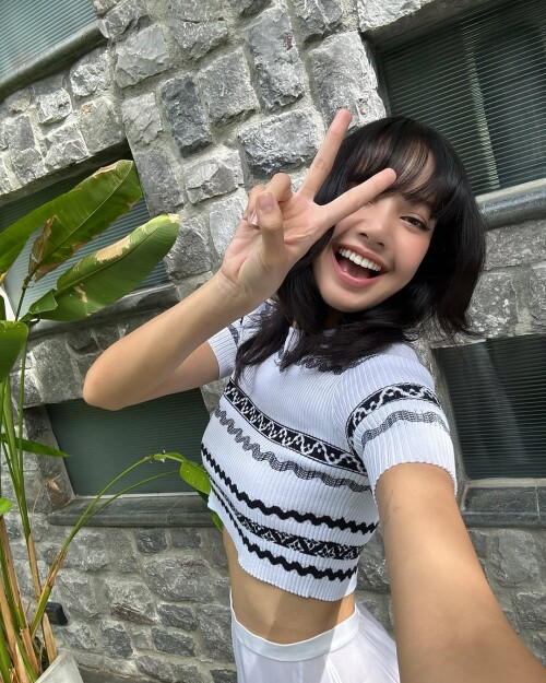 100000533189676bf4668f8b32