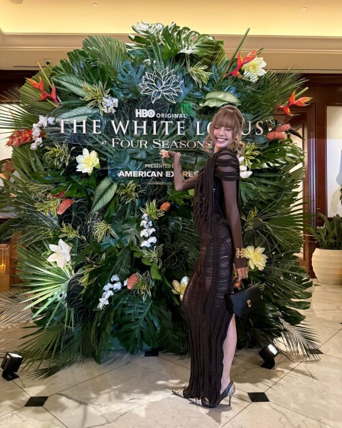 1000005447ce8c7dc26f4c636a