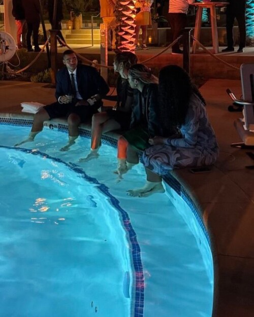 1000005457b51cd478386bf71e