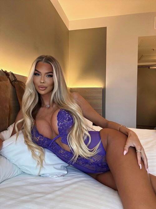 1000005559093a67897a1ba679