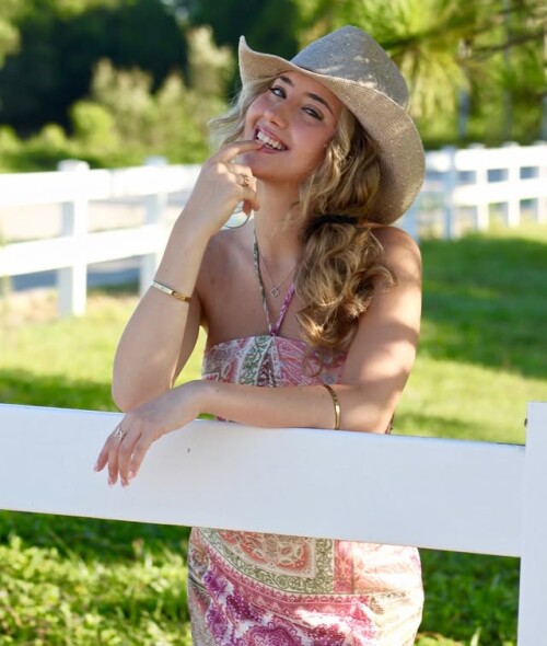 1000005677f3fbde7af1c220fd