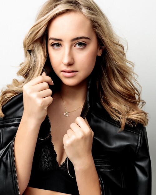 10000056993c960b9e89261c24