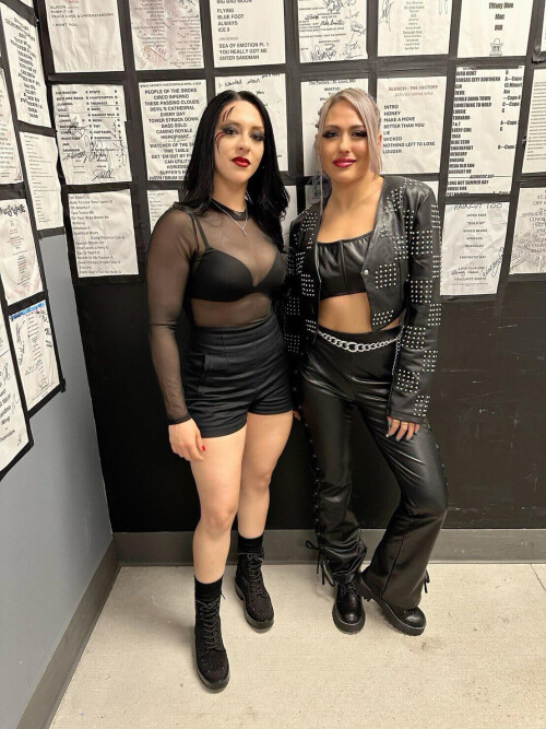 1000005769cc9fa3543e1ddb74