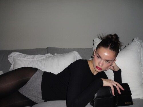 1000006520437c61de73c824af