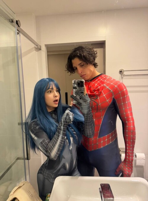 1000006748106b9766f975fe30