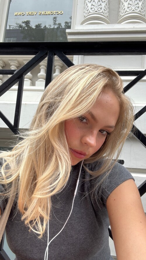 1000007056734779022f049a96