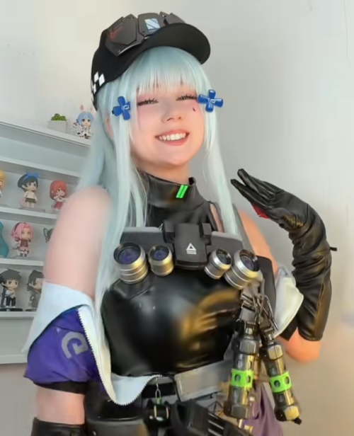 1000007061a7b7f789ab76e20f