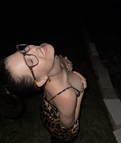 100000717481dd80b8f28eae5e