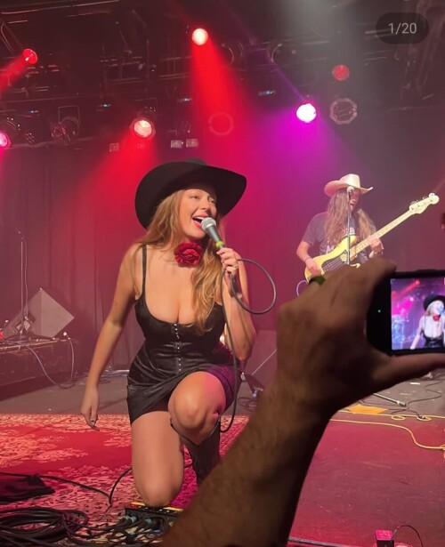 10000072307d913343e4ac4557