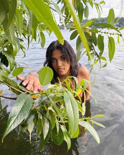 10000073555fe78d12c5244221