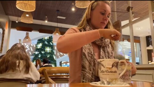 1000007420f7a4247a592850a2