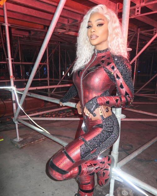 1000007435ca77baa3ce83ed47