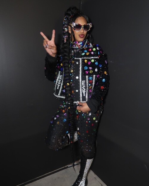 100000744359bb510c61369abc