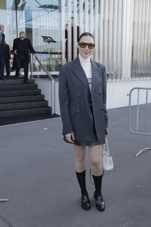 100000744612dbc415a39b61b7