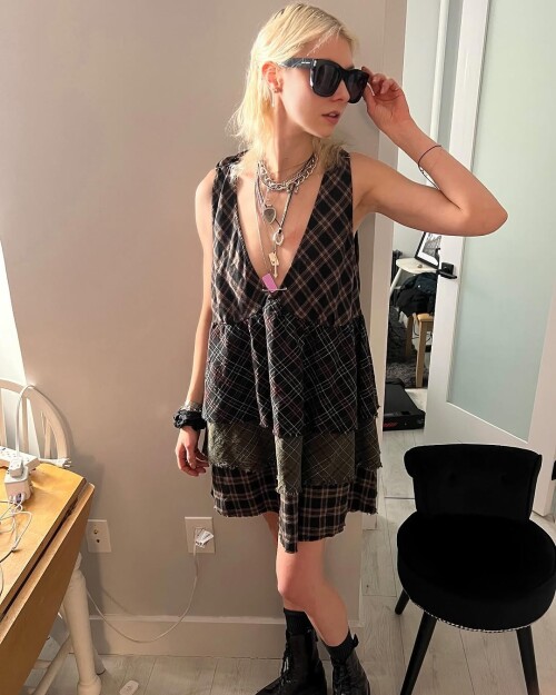 1000007730f49e11c12d57781b