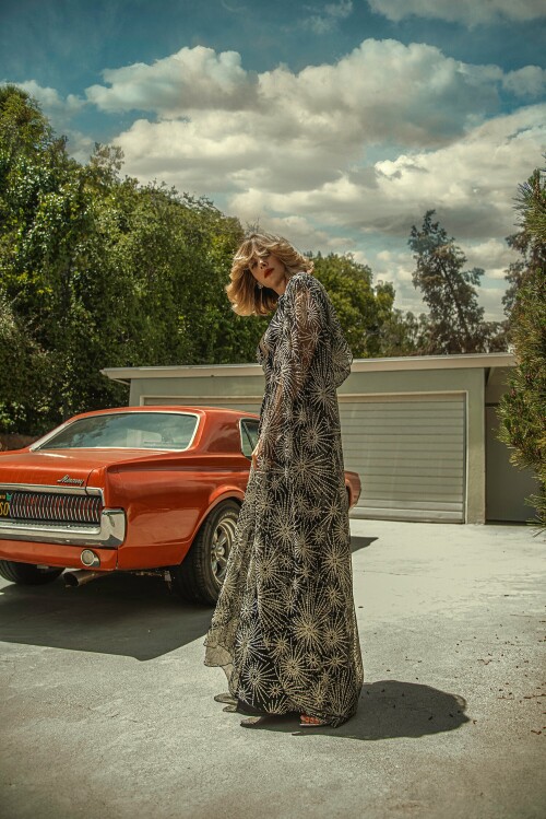 1000007731219b9ad45874c539