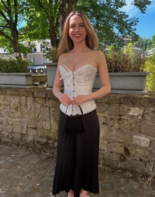 1000007987cd66b4fff897a8bf