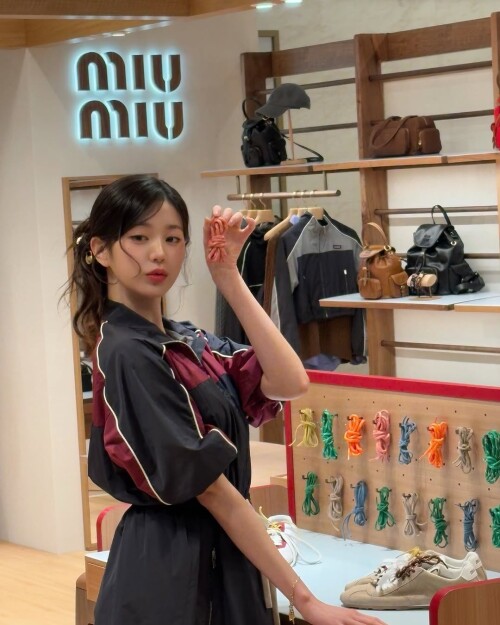 100000799106bbf46222ebe59b