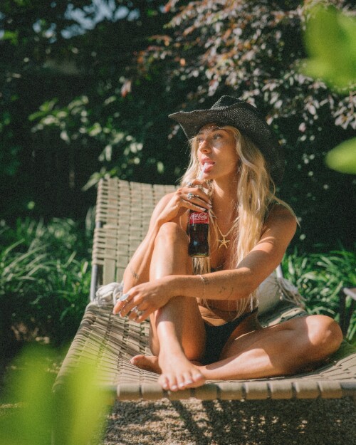 1000008259595bd8f93fbb2903