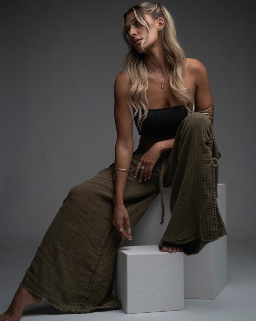 1000008278e1d814f7b878f8c1