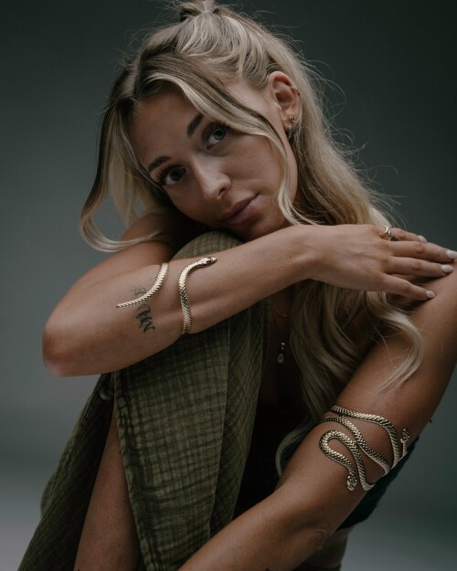 1000008279b9b361e79d5c470f