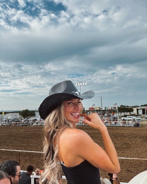 1000008363127bdd946f1f0393