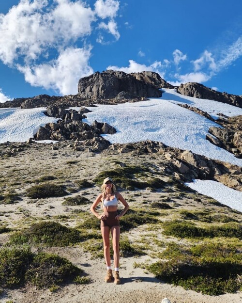 1000008550738aea4d4a6b8144