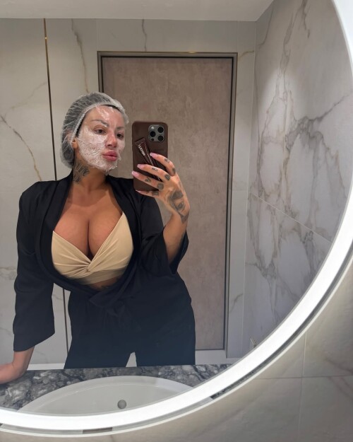 1000008569e6c7b5de3ae5f64c