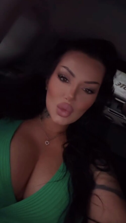 10000085750e02f4e6c44d44ef