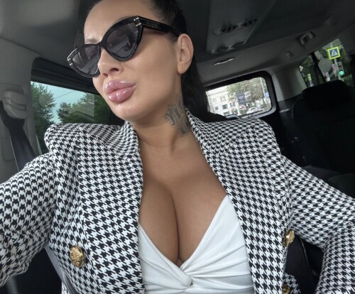 1000008587aebb7d2e94ddd45e