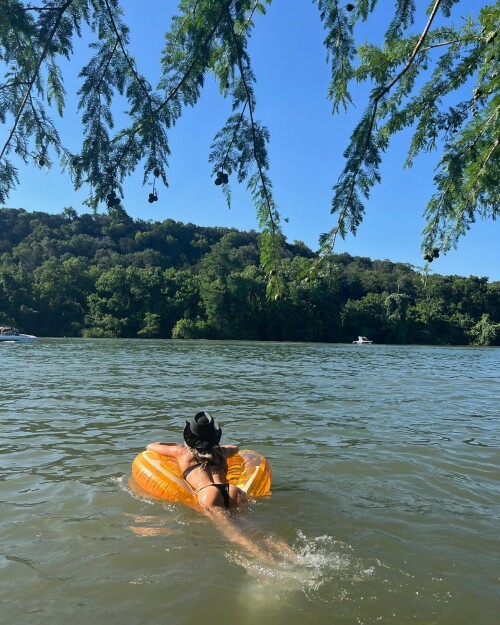 1000008639caf88f4f678f1231