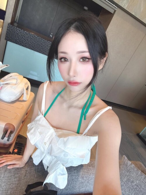 1000008894f0adbefb55d1a3cb