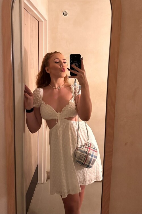 10000090841645f9435d48212f