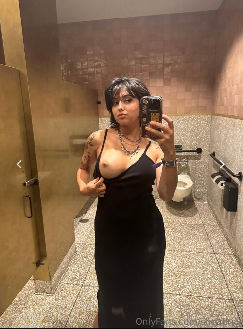 1000009888813d561252a5dace